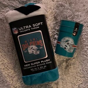 NWT Miami Dolphins Tailgate Throw Blanket